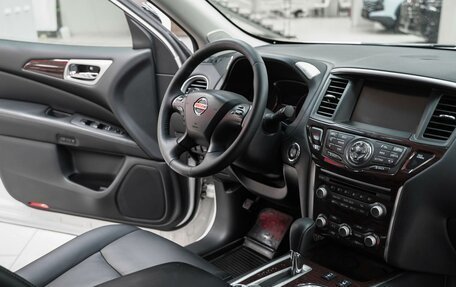 Nissan Pathfinder, 2015 год, 1 549 000 рублей, 10 фотография