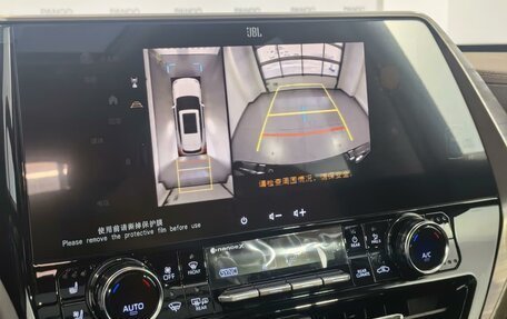 Toyota Highlander, 2025 год, 18 фотография