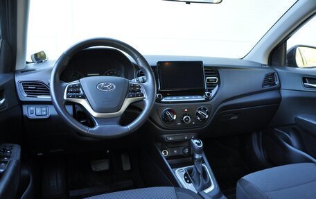 Hyundai Solaris II рестайлинг, 2021 год, 1 890 000 рублей, 12 фотография