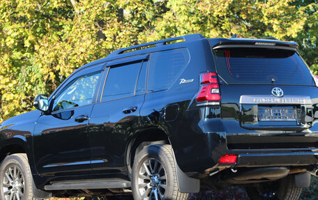 Toyota Land Cruiser Prado 150 рестайлинг 2, 2022 год, 5 800 000 рублей, 3 фотография