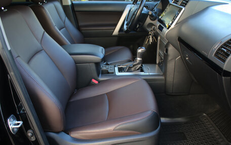 Toyota Land Cruiser Prado 150 рестайлинг 2, 2022 год, 5 800 000 рублей, 7 фотография