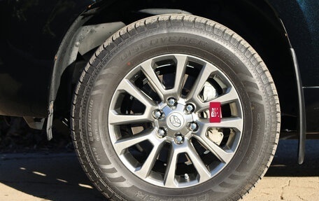 Toyota Land Cruiser Prado 150 рестайлинг 2, 2022 год, 5 800 000 рублей, 14 фотография