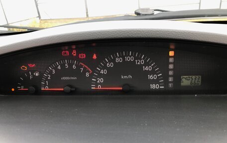 Nissan Presage II, 2003 год, 690 000 рублей, 13 фотография
