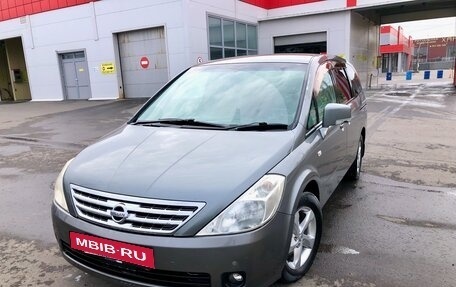 Nissan Presage II, 2003 год, 690 000 рублей, 2 фотография
