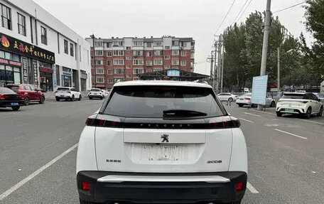 Peugeot 2008 II, 2022 год, 1 950 000 рублей, 4 фотография