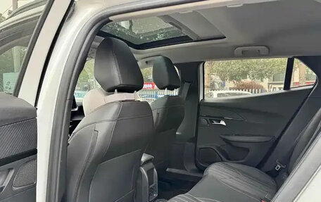 Peugeot 2008 II, 2022 год, 1 950 000 рублей, 9 фотография