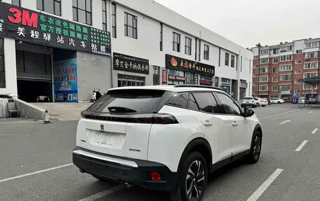 Peugeot 2008 II, 2022 год, 1 950 000 рублей, 6 фотография