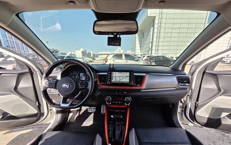 KIA Stonic, 2022 год, 1 530 000 рублей, 5 фотография