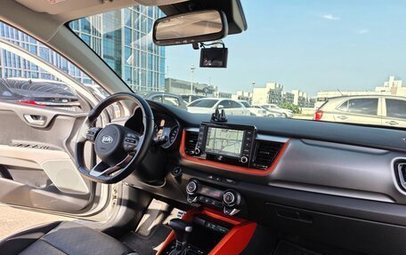 KIA Stonic, 2022 год, 1 530 000 рублей, 6 фотография