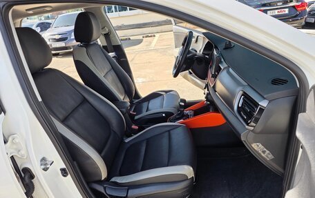 KIA Stonic, 2022 год, 1 530 000 рублей, 8 фотография