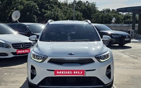 KIA Stonic, 2022 год, 1 530 000 рублей, 2 фотография