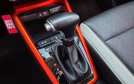 KIA Stonic, 2022 год, 1 530 000 рублей, 16 фотография