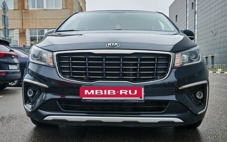 KIA Carnival III, 2018 год, 2 100 000 рублей, 4 фотография
