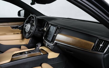 Volvo S90 II рестайлинг, 2018 год, 3 050 000 рублей, 11 фотография