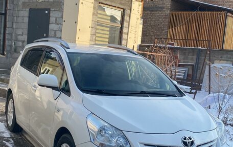 Toyota Verso I, 2011 год, 1 100 000 рублей, 3 фотография