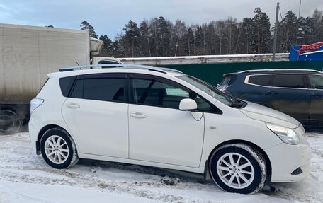 Toyota Verso I, 2011 год, 1 100 000 рублей, 8 фотография