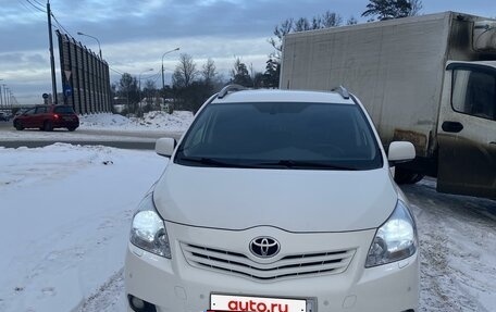 Toyota Verso I, 2011 год, 1 100 000 рублей, 4 фотография