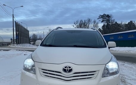 Toyota Verso I, 2011 год, 1 100 000 рублей, 2 фотография
