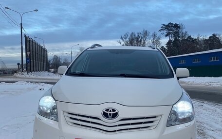 Toyota Verso I, 2011 год, 1 100 000 рублей, 13 фотография