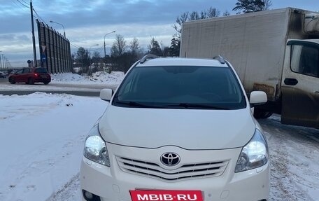 Toyota Verso I, 2011 год, 1 100 000 рублей, 18 фотография