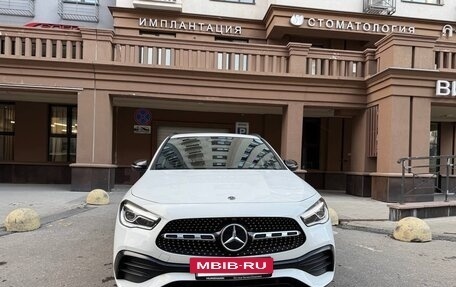 Mercedes-Benz GLA, 2020 год, 3 300 000 рублей, 3 фотография