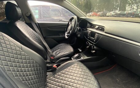 KIA Rio IV, 2018 год, 1 050 000 рублей, 4 фотография