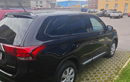 Mitsubishi Outlander III рестайлинг 3, 2015 год, 1 400 000 рублей, 3 фотография