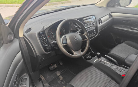 Mitsubishi Outlander III рестайлинг 3, 2015 год, 1 400 000 рублей, 6 фотография