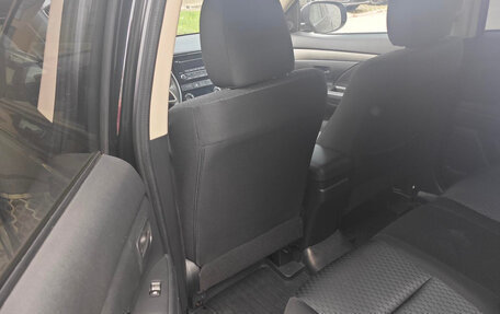 Mitsubishi Outlander III рестайлинг 3, 2015 год, 1 400 000 рублей, 10 фотография