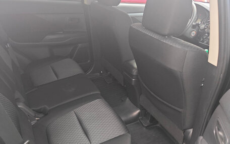 Mitsubishi Outlander III рестайлинг 3, 2015 год, 1 400 000 рублей, 11 фотография