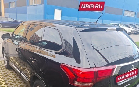 Mitsubishi Outlander III рестайлинг 3, 2015 год, 1 400 000 рублей, 4 фотография