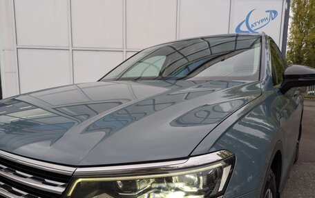 Volkswagen Tiguan II, 2019 год, 2 370 000 рублей, 2 фотография