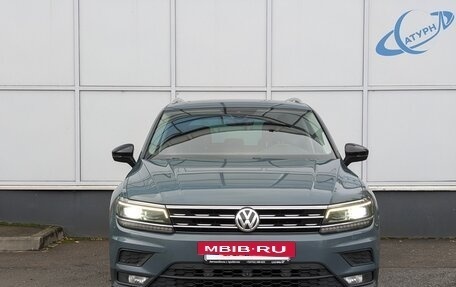 Volkswagen Tiguan II, 2019 год, 2 370 000 рублей, 3 фотография