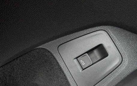Volkswagen Tiguan II, 2019 год, 2 370 000 рублей, 17 фотография