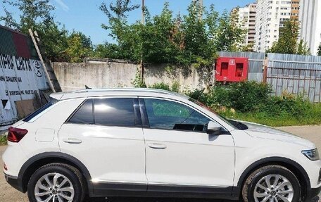 Volkswagen T-Roc I, 2021 год, 1 700 000 рублей, 3 фотография