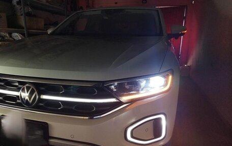 Volkswagen T-Roc I, 2021 год, 1 700 000 рублей, 13 фотография