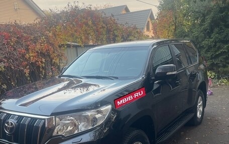 Toyota Land Cruiser Prado 150 рестайлинг 2, 2019 год, 3 900 000 рублей, 13 фотография