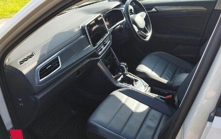 Volkswagen T-Roc I, 2021 год, 1 700 000 рублей, 12 фотография