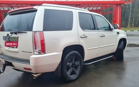 Cadillac Escalade III, 2011 год, 1 850 000 рублей, 5 фотография