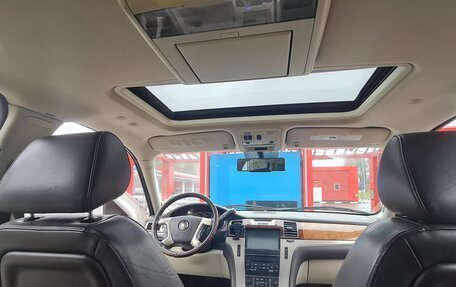 Cadillac Escalade III, 2011 год, 1 850 000 рублей, 12 фотография