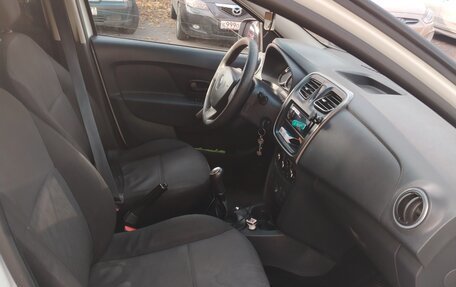 Renault Logan II, 2014 год, 395 000 рублей, 7 фотография