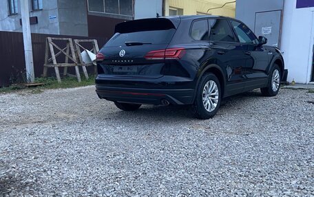 Volkswagen Touareg III, 2018 год, 4 150 000 рублей, 5 фотография