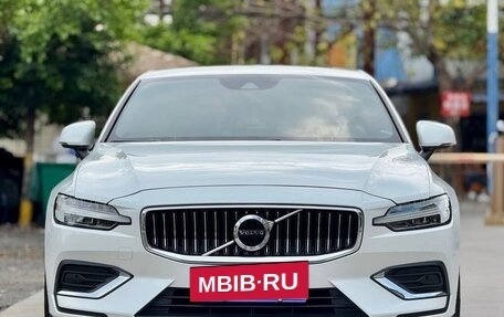 Volvo S60 III, 2022 год, 2 490 040 рублей, 2 фотография