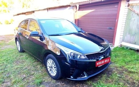 KIA Rio IV, 2020 год, 1 590 000 рублей, 2 фотография