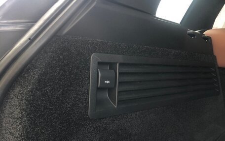 Land Rover Range Rover IV рестайлинг, 2015 год, 5 800 000 рублей, 4 фотография