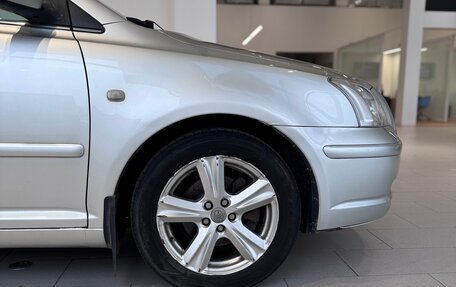 Toyota Avensis III рестайлинг, 2003 год, 512 000 рублей, 5 фотография