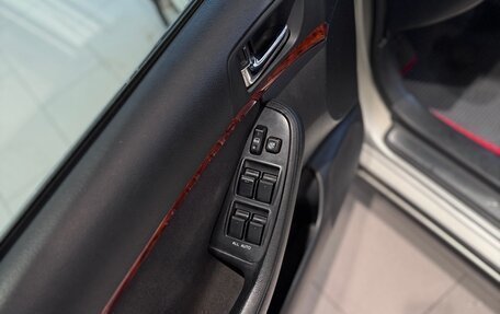 Toyota Avensis III рестайлинг, 2003 год, 512 000 рублей, 9 фотография