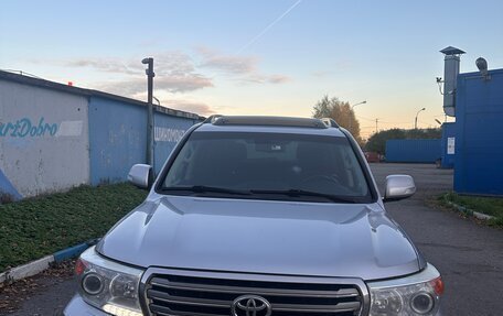 Toyota Land Cruiser 200, 2013 год, 3 900 000 рублей, 2 фотография