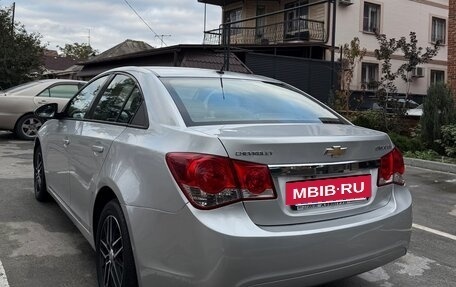 Chevrolet Cruze II, 2009 год, 530 000 рублей, 3 фотография