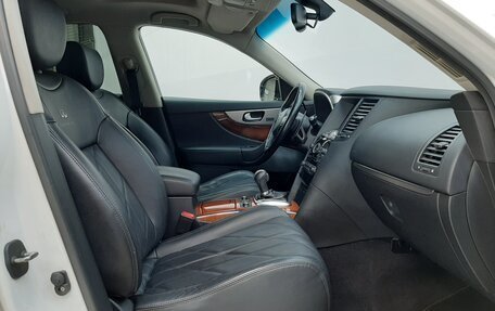 Infiniti QX70, 2013 год, 1 740 000 рублей, 11 фотография